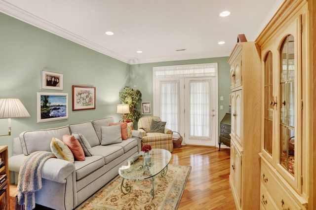 203 FAIRWAY DR, Warminster, PA 18974