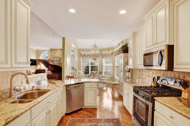203 FAIRWAY DR, Warminster, PA 18974