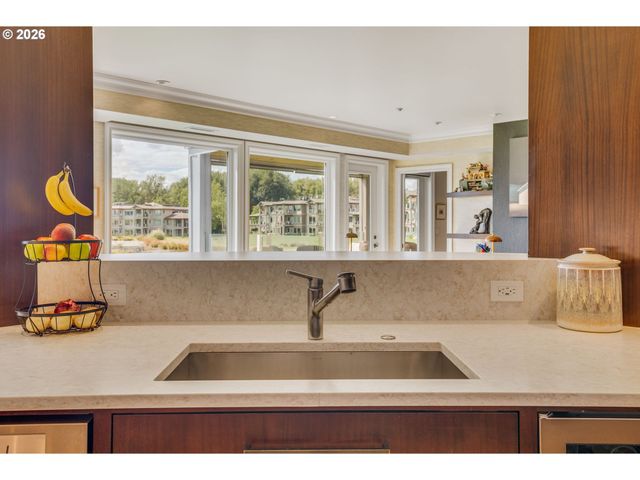 5615 Se SCENIC Ln 201, Vancouver, WA 98661