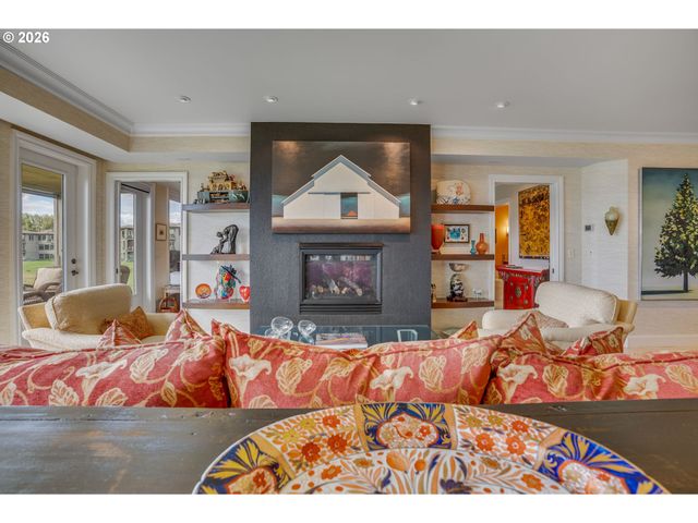 5615 Se SCENIC Ln 201, Vancouver, WA 98661