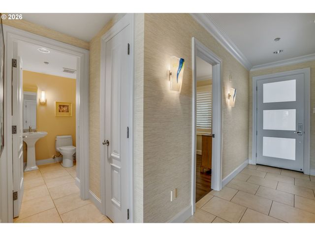 5615 Se SCENIC Ln 201, Vancouver, WA 98661