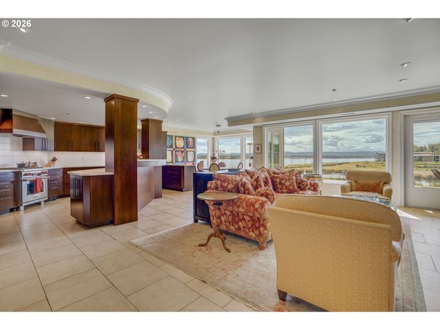 5615 Se SCENIC Ln 201, Vancouver, WA 98661