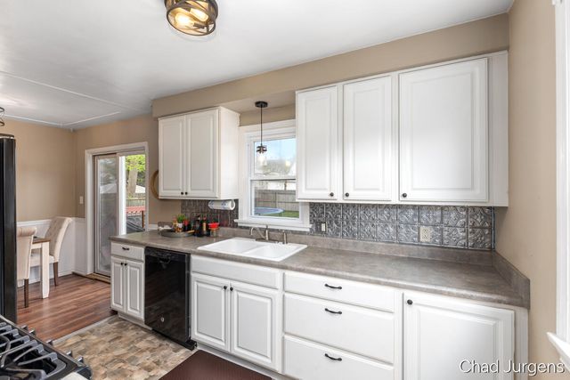 1011 Buckingham Street, Wyoming, MI 49509