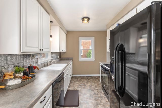 1011 Buckingham Street, Wyoming, MI 49509