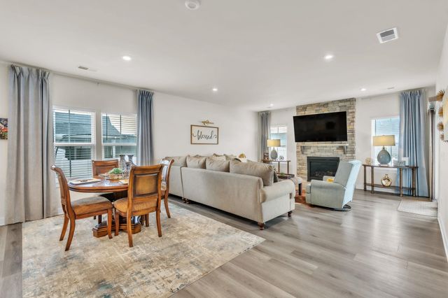 2 Comanche Trail, Greenville, SC 29607