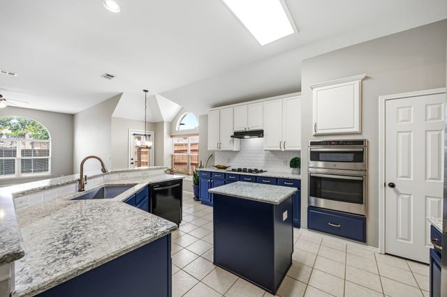 11249 Las Polamas Drive, Frisco, TX 75033