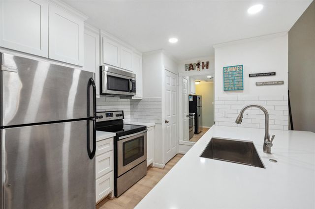 801 River Road F120, Montgomery, TX 77356
