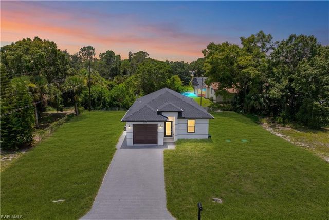 2602 LEELAND HEIGHTS BLVD E, Lehigh Acres, FL 33936