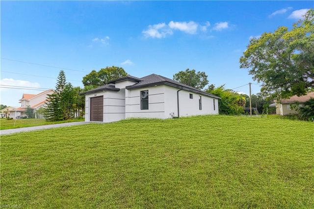 2602 LEELAND HEIGHTS BLVD E, Lehigh Acres, FL 33936