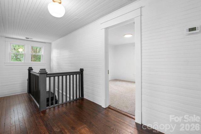 1590 S Center Street, Hickory, NC 28602