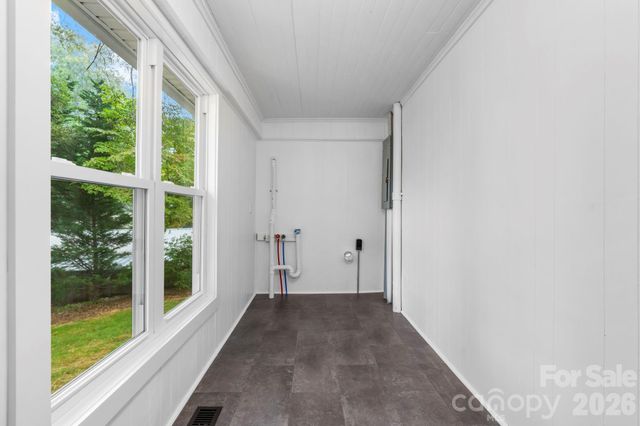 1590 S Center Street, Hickory, NC 28602