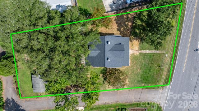 1590 S Center Street, Hickory, NC 28602