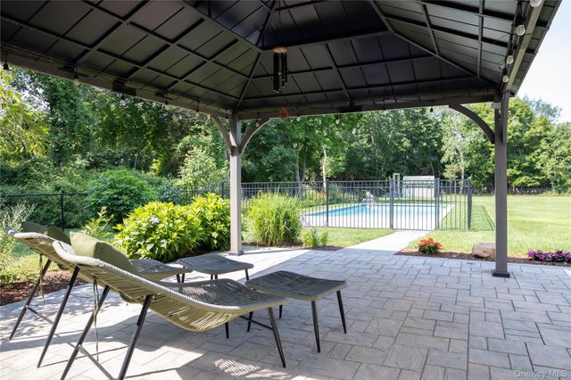 1430 Marratooka Road, Mattituck, NY 11952
