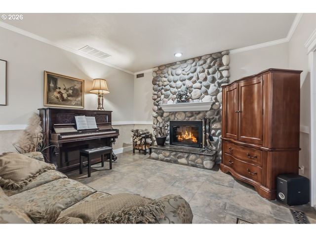 16042 Sw WAXWING Way, Beaverton, OR 97007