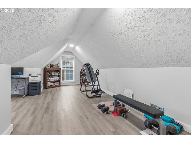 16042 Sw WAXWING Way, Beaverton, OR 97007