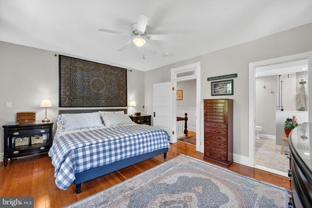805 N QUAKER LN, Alexandria, VA 22302