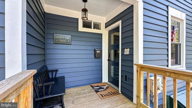 805 N QUAKER LN, Alexandria, VA 22302
