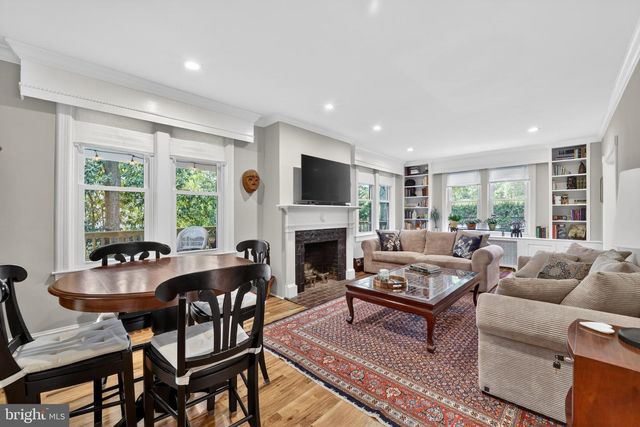 805 N QUAKER LN, Alexandria, VA 22302
