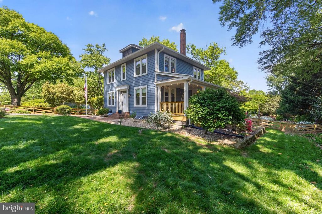 805 N QUAKER LN, Alexandria, VA 22302