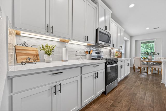 291 Little Dog Drive, Montgomery, TX 77356