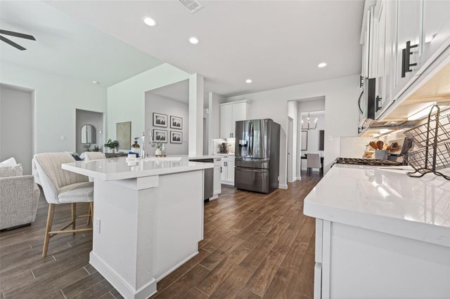 291 Little Dog Drive, Montgomery, TX 77356