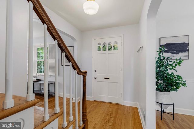 8232 EASTERN AVE NW, Washington, DC 20012