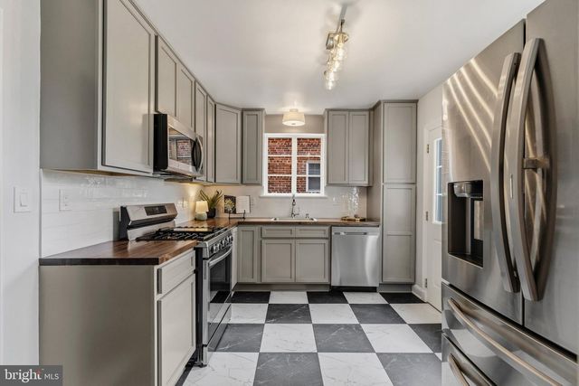 8232 EASTERN AVE NW, Washington, DC 20012
