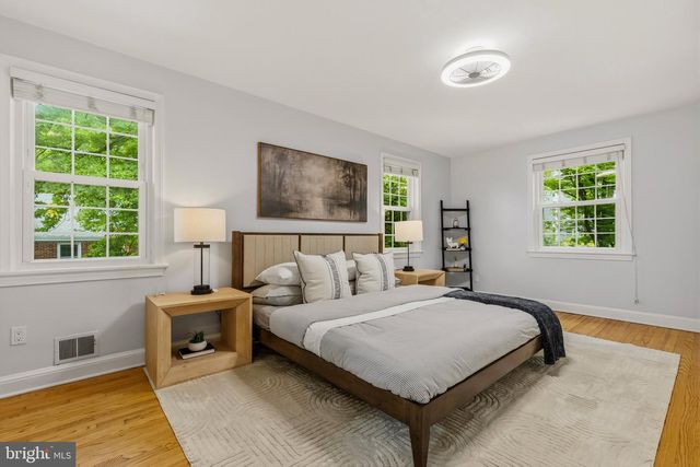 8232 EASTERN AVE NW, Washington, DC 20012