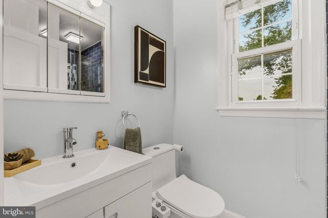 8232 EASTERN AVE NW, Washington, DC 20012