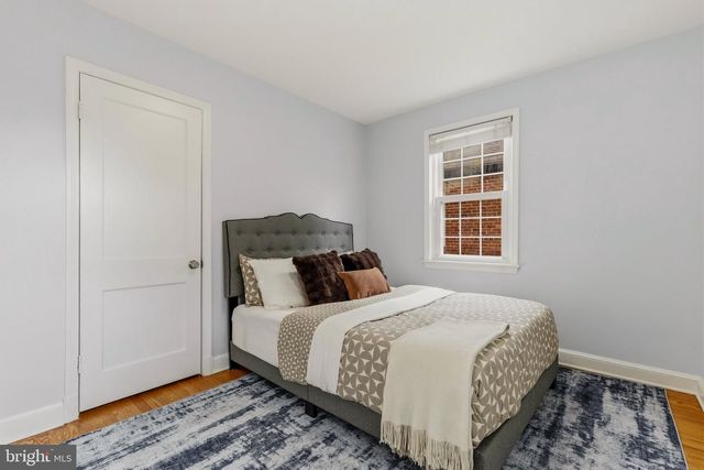 8232 EASTERN AVE NW, Washington, DC 20012
