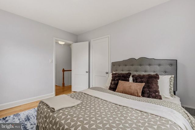 8232 EASTERN AVE NW, Washington, DC 20012