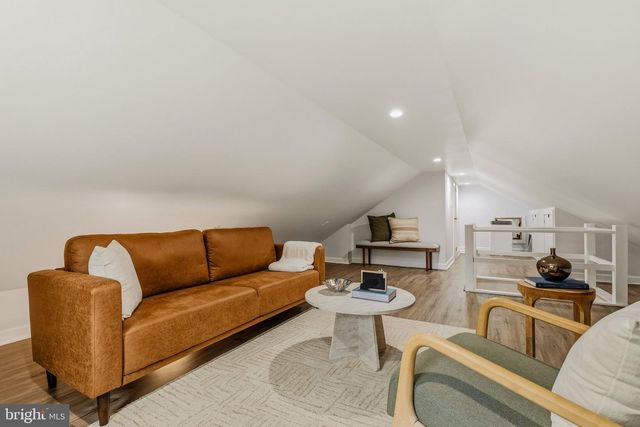8232 EASTERN AVE NW, Washington, DC 20012