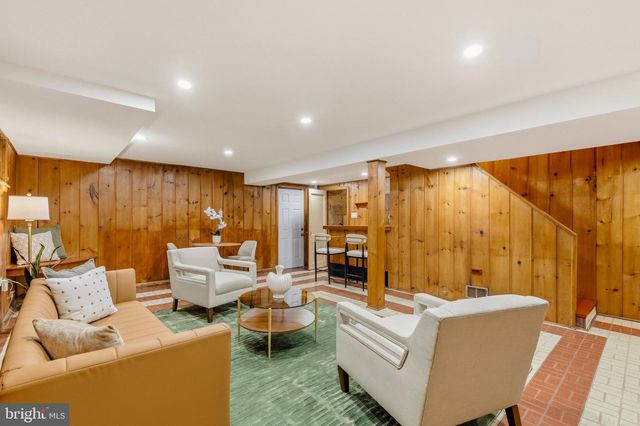 8232 EASTERN AVE NW, Washington, DC 20012