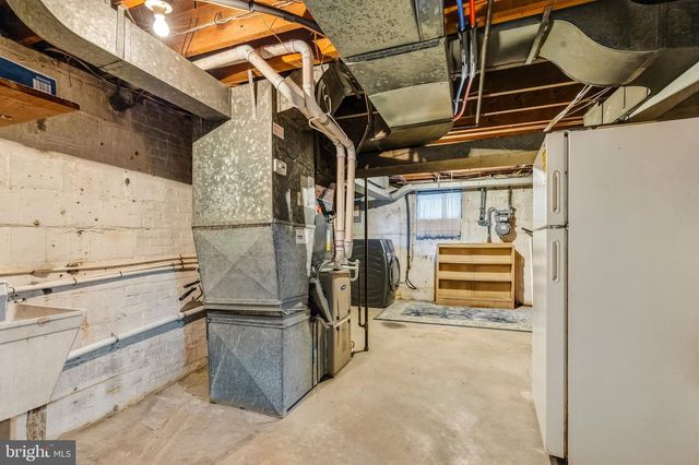 8232 EASTERN AVE NW, Washington, DC 20012
