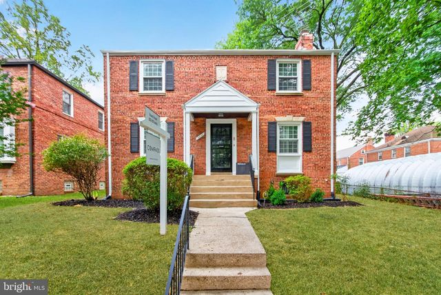 8232 EASTERN AVE NW, Washington, DC 20012
