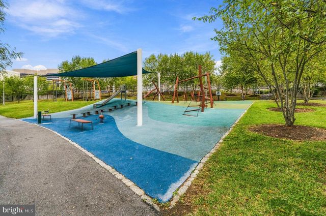 8232 EASTERN AVE NW, Washington, DC 20012