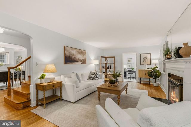 8232 EASTERN AVE NW, Washington, DC 20012