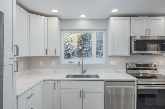1185 LAKE DRIVE, North Pole, AK 99705