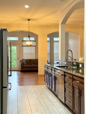 1124 Chickadee Cir, Hermitage, TN 37076