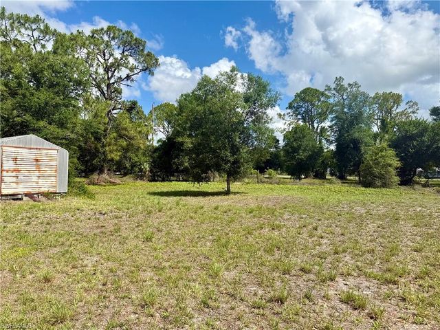 8270 Ebson DR, North Fort Myers, FL 33917