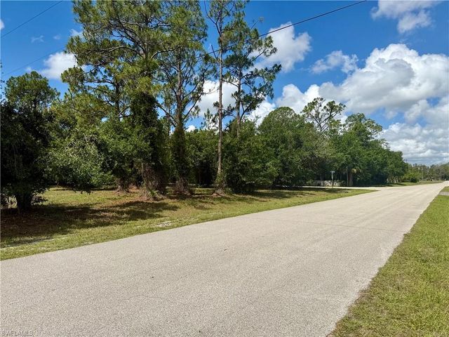 8270 Ebson DR, North Fort Myers, FL 33917