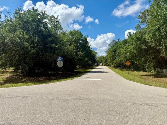 8270 Ebson DR, North Fort Myers, FL 33917