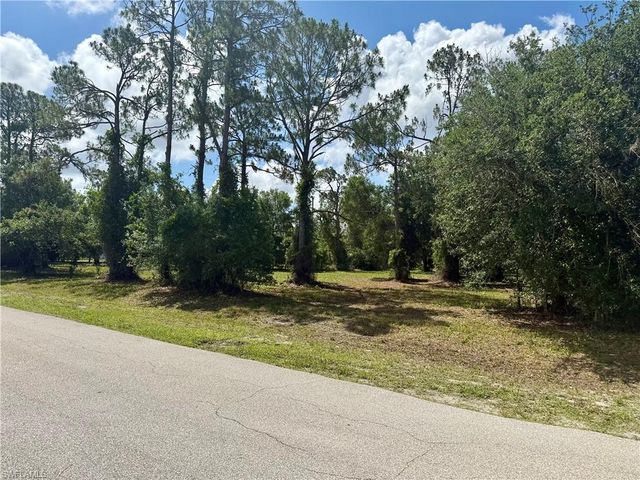 8270 Ebson DR, North Fort Myers, FL 33917