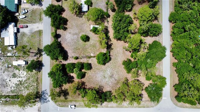 8270 Ebson DR, North Fort Myers, FL 33917