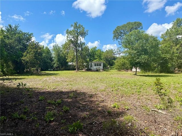 8270 Ebson DR, North Fort Myers, FL 33917