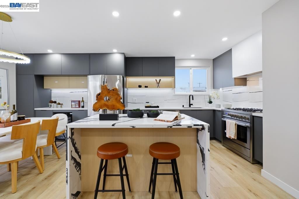 Image 10 of property listing at 168 168 Belcrest Ave, Daly City, CA 94015