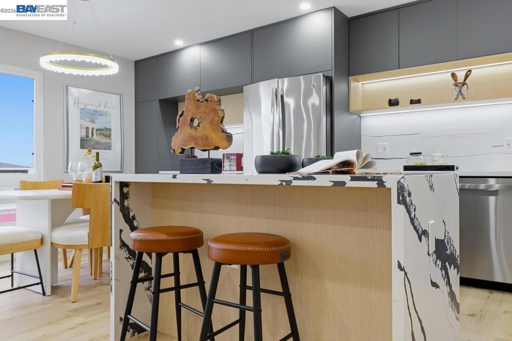 Image 12 of property listing at 168 168 Belcrest Ave, Daly City, CA 94015