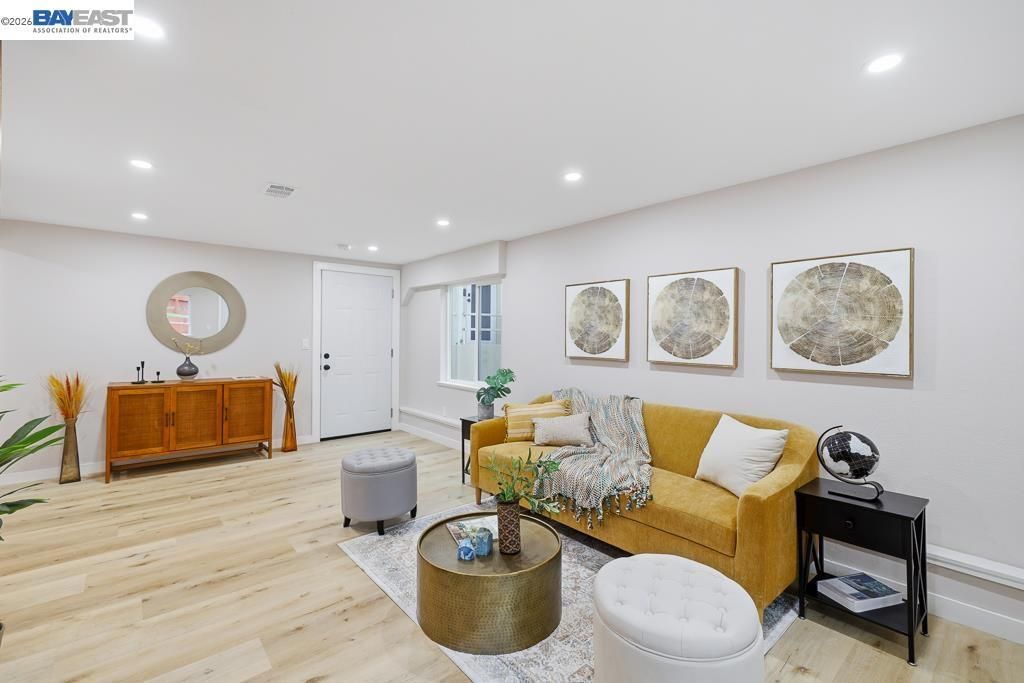 Image 33 of property listing at 168 168 Belcrest Ave, Daly City, CA 94015