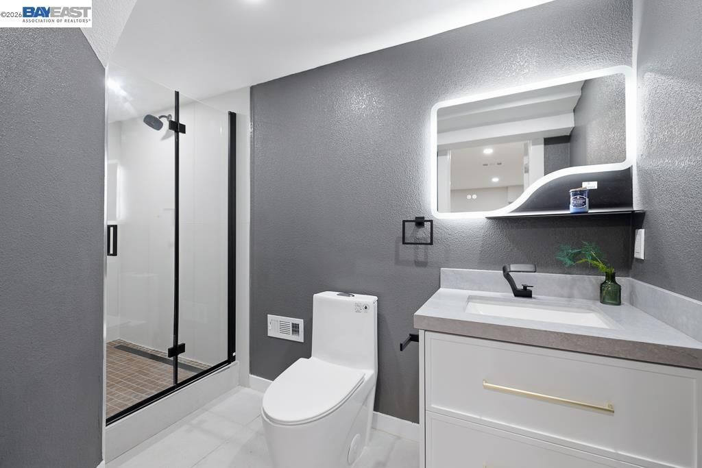 Image 36 of property listing at 168 168 Belcrest Ave, Daly City, CA 94015