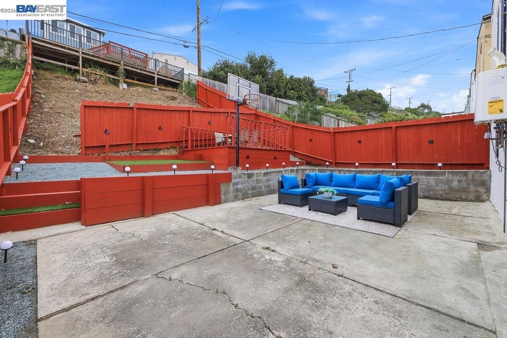 Image 41 of property listing at 168 168 Belcrest Ave, Daly City, CA 94015